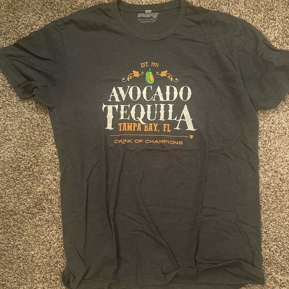 Tampa Bay Bucs T-Shirt - Picture 1 of 4